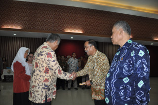 APPOINTMENT AND HANDOVER OF POSITIONS OF VICE RECTOR I, II AND III AND RELEASE OF OFFICIALS BPH UPN "VETERAN" JAKARTA