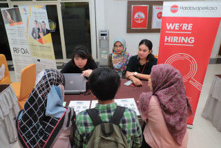 The High Enthusiasm of UPNVJ Students in Organizing the 2019 Job Fair.