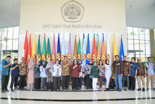 UPNVJ and Unpad Discuss Management of Student Achievement at the National Level