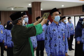 Rektor Lantik 38 PNS di Lingkungan UPN Veteran Jakarta