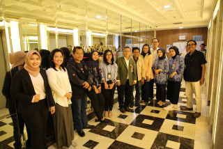 Tingkatkan Hubungan dengan Media, Humas UPNVJ Media Visit ke Koran Jakarta