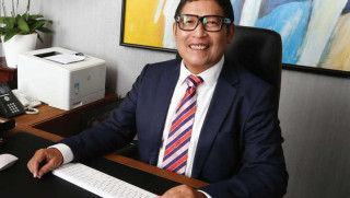 FEB UPNVJ Gelar Webinar Eksekutif Series 1 bersama Inarno Djajadi Dirut PT. Bursa Efek Indonesia
