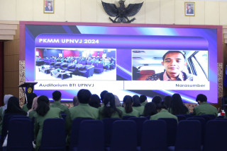 Prof. Dr. Parmin Belmawa Kemendikbud Beri Pembekalan kepada Ormawa UPNVJ