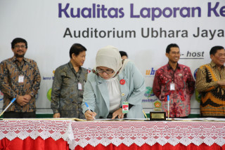 Rektor Hadiri Penandatanganan MoU dalam Acara Konfrensi Ilmiah Akuntansi VII di Universitas Bhayangkara Jakarta.