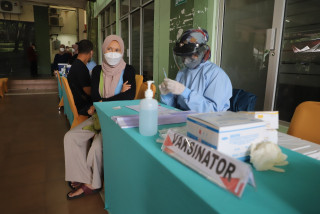 Aman dan Nyaman, Proses Vaksinasi Dosis Kedua Kemendikbud Ristek dengan UPNVJ  Berjalan Lancar