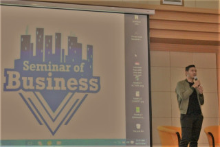 SEMINAR BISNIS “Smart Way To Be Entrepreneur In Global