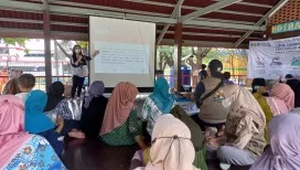 Tim Kesehatan Masyarakat Melakukan Edukasi PHBS dalam Tatanan Keluarga  di Pulau Kelapa Kabupaten Kep. Seribu
